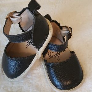 Monkey Feet, infant girls leather shoes sz 3-6mo